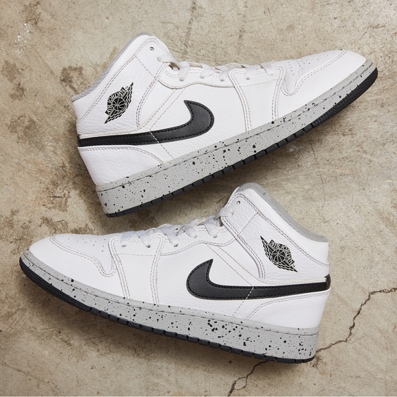 Nike Air Jordan 1 Mid GS ‘White/Cement Grey/Black’